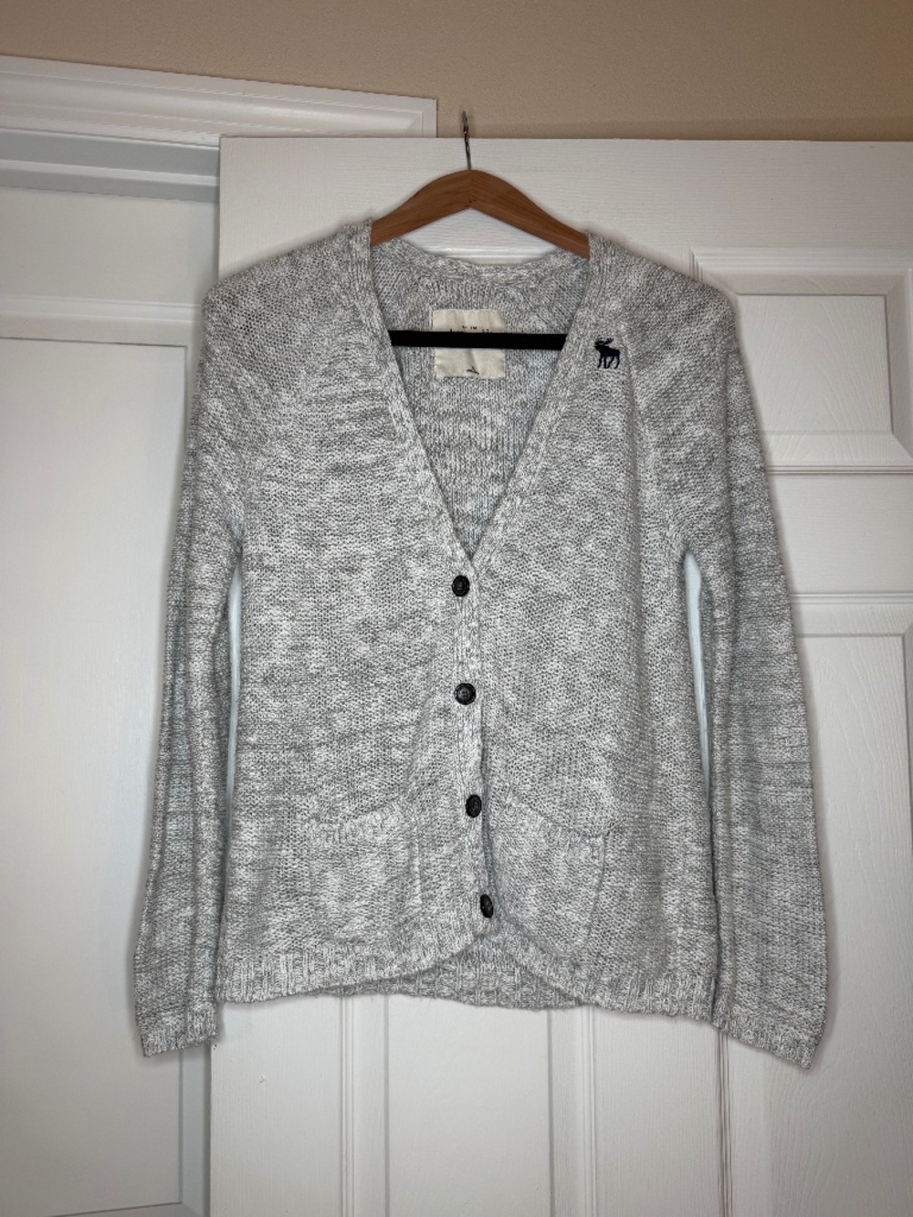 Abercrombie Kids Light Gray Long Sleeve Knit Cardgian Embroidered Moose Girls XL